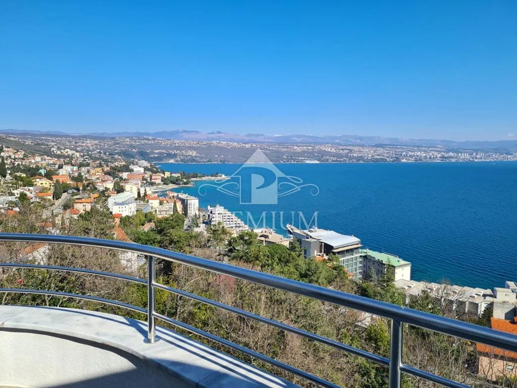 STAN SA LIJEPIM POGLEDOM, BLIZINA CENTRA, PARKING, BAZEN - cover