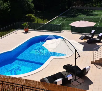 DVOJNA VILA S BAZENOM I GARAŽOM, TENISKI TEREN - cover