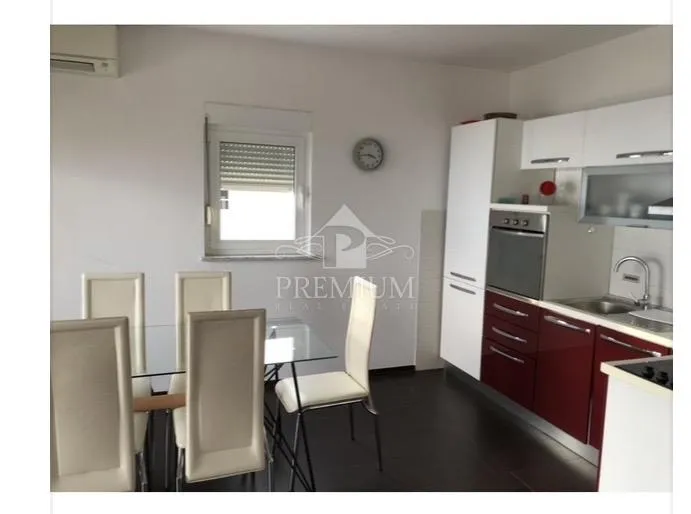 MODERAN STAN SA PANORAMSKIM POGLEDOM, PARKING - cover