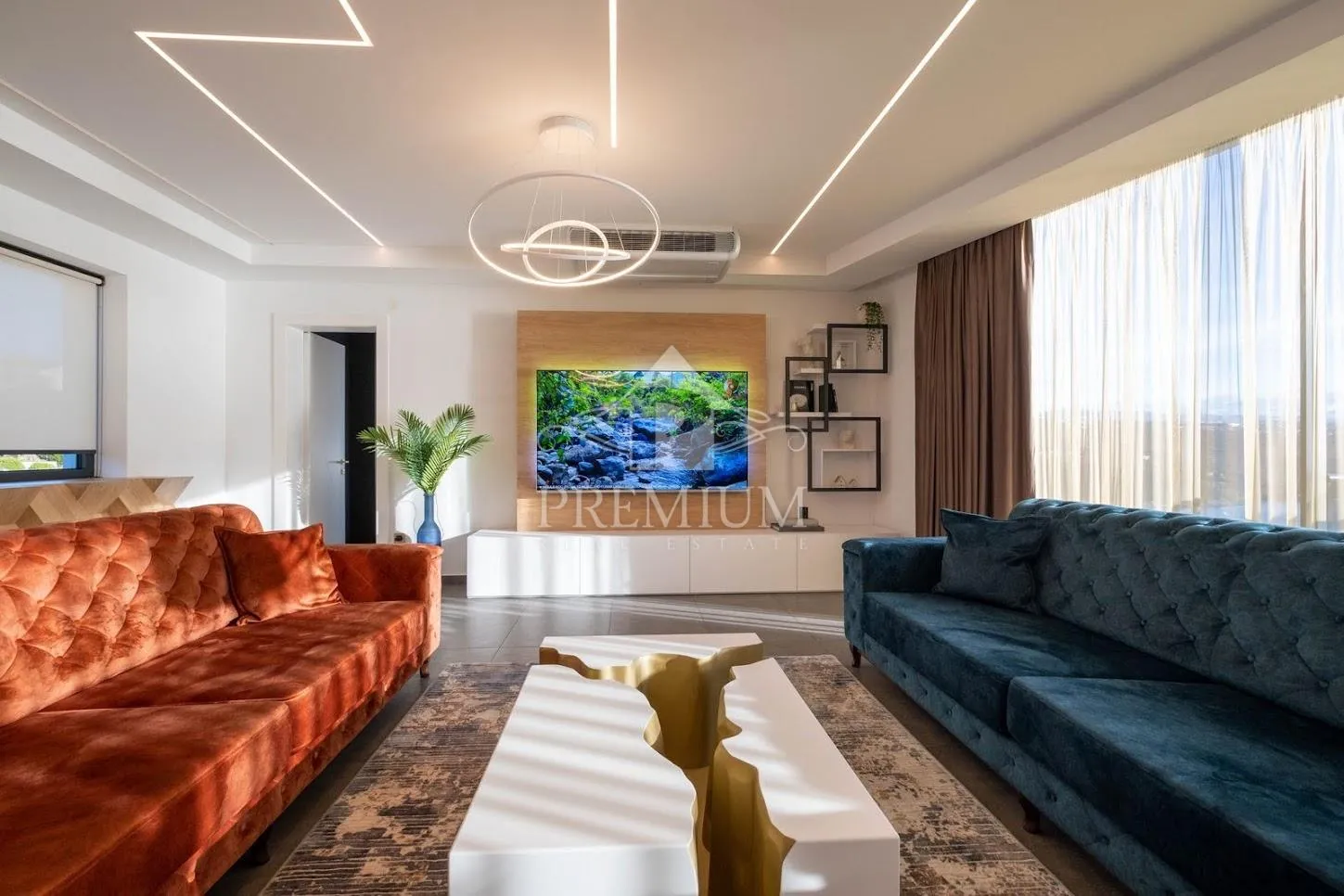 PENTHOUSE U NOVOGRADNJI SA ČAROBNIM POGLEDOM - cover