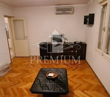 STAN 50 m2 SA LOGGIOM, POGLED NA MORE - cover