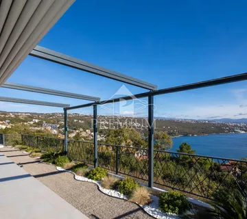 EKSKLUZIVAN STAN SA OTVORENIM POGLEDOM - cover