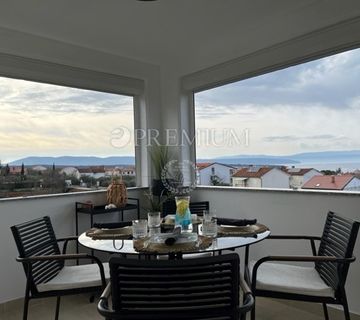 Malinska, namješteni apartman s panoramskim pogledom na more! - cover