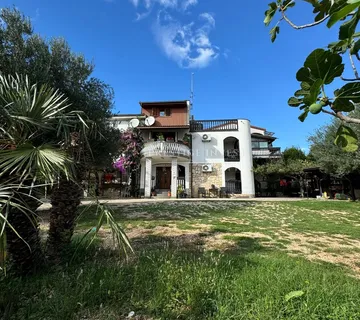 POSEDARJE-Turistička zgrada 40m od mora