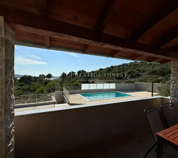 DRAGE-mediteranska villa s bazenom - cover