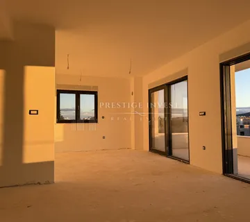 SUKOŠAN- S3 Dvosoban stan 100m od mora