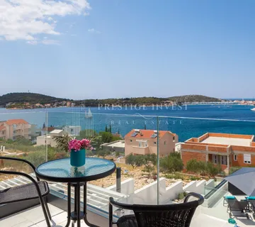 ROGOZNICA- POGLED NA MORE- Luksuzna vila s bazenom - cover