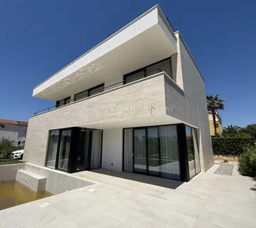 SUKOŠAN- Luksuzna Vila s pogledom na more