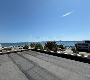 Sukošan-S201- Luksuzan penthouse-1.red uz more - krovna terasa