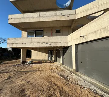 SUKOŠAN- Trosoban stan 1.red uz more- centar - cover