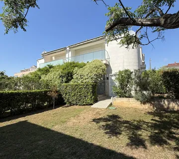 DIKLO- Kuća u blizini mora- 2 stana - cover