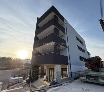 Zgrada C- Penthouse u Sukošanu uz more