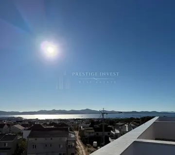 VIDIKOVAC - 2-soban stan s krovnom terasom- POGLED NA MORE - Zadar