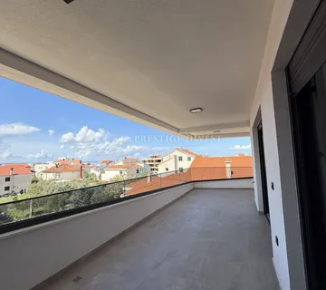 BORIK- Penthouse s krovnom terasom-3 sobe- LIFT - cover