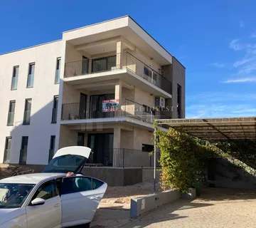 ROGOZNICA- Trosoban penthouse - 80m od mora  - cover