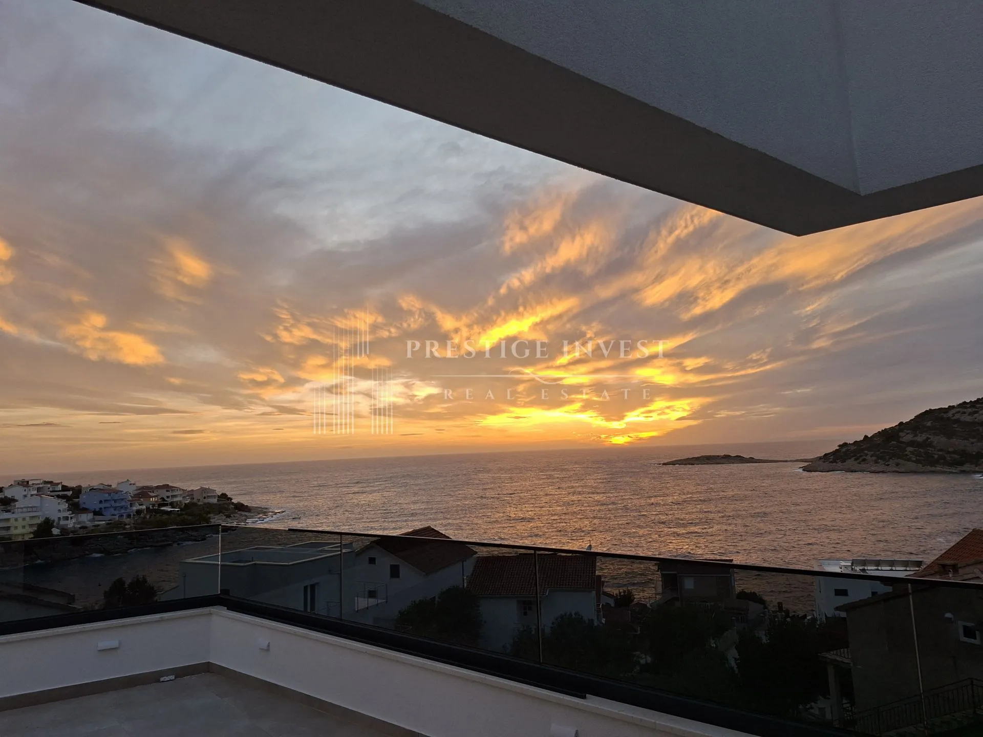 ROGOZNICA- Luksuzna vila - blizina mora, okolica Rogoznice - cover