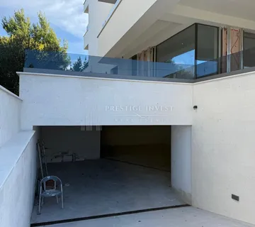 BORIK- Penthouse S5 s krovnom terasom-POGLED NA MORE-GARAŽA - cover