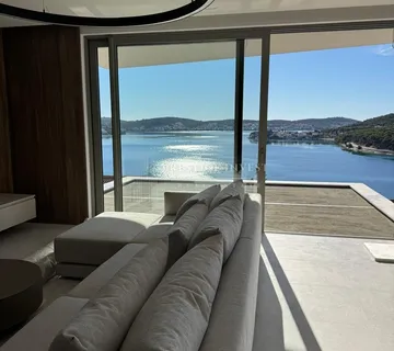 ROGOZNICA- CENTAR- Luksuzan NAMJEŠTEN penthouse  - cover