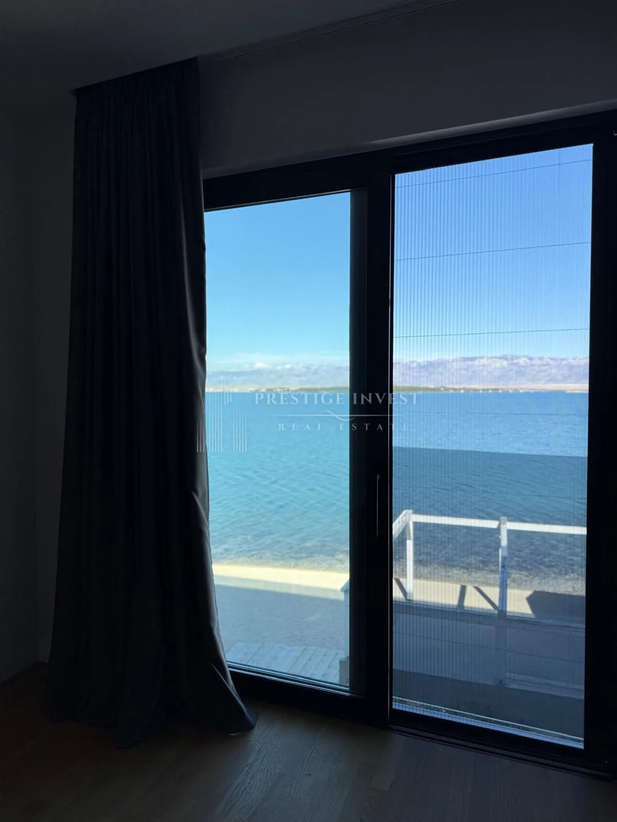 PENTHOUSE - S9- Trosoban stan prvi red uz more - cover