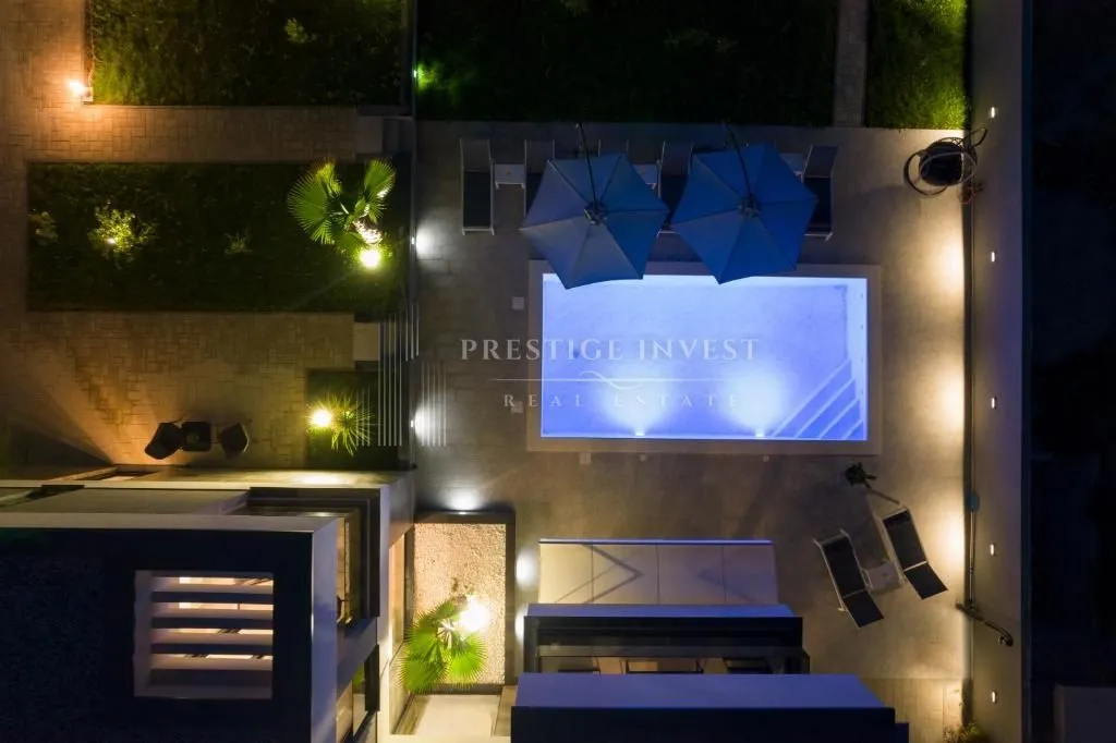 ZATON - Luksuzna vila s bazenom i dvorištem - cover