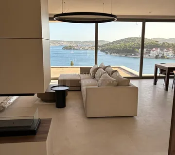 ROGOZNICA- CENTAR- Luksuzan NAMJEŠTEN penthouse  - cover