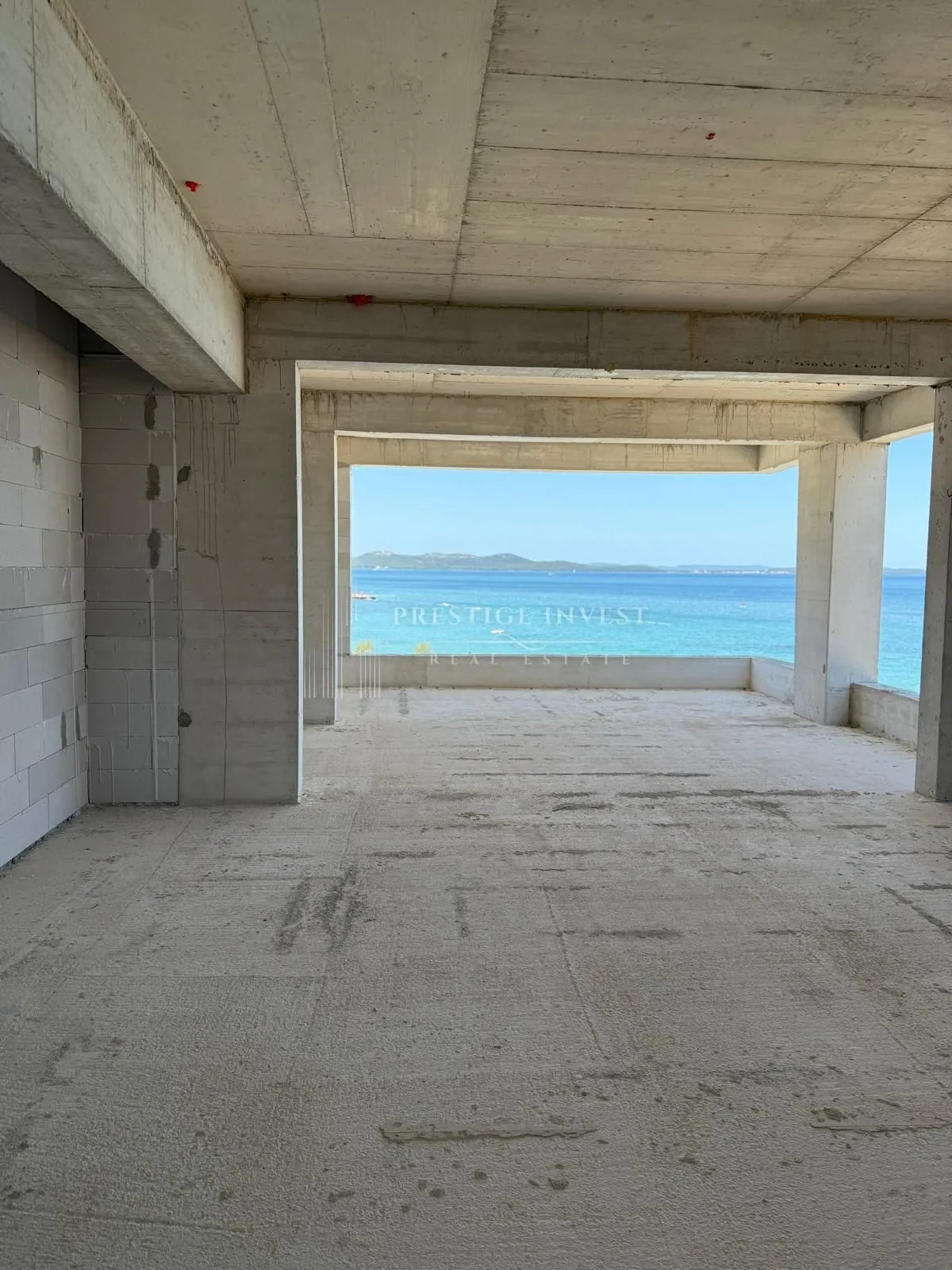 DIKLO- LUKSUZAN stan S3 prvi red uz more - cover