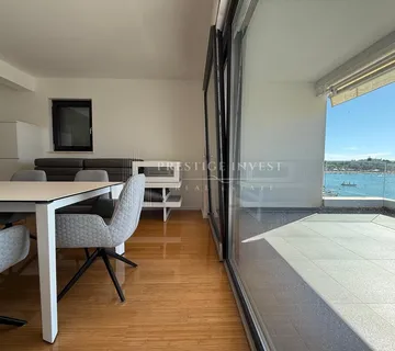 DIKLO- Trosoban stan- 1.red uz more - cover