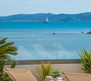 SUKOŠAN- Luksuzna vila prvi red uz more - cover