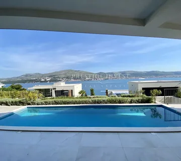 Ekskluzivna vila drugi red od mora s prekrasnim pogledom  - cover