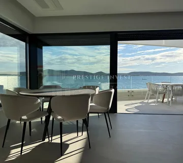  LUKSUZAN PENTHOUSE S GARAŽOM- 1. red uz more - cover