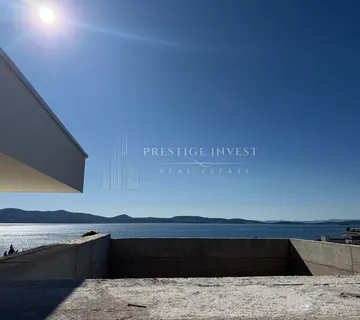 SUKOŠAN - Luksuzna vila s 2 bazena- panoramski pogled - cover