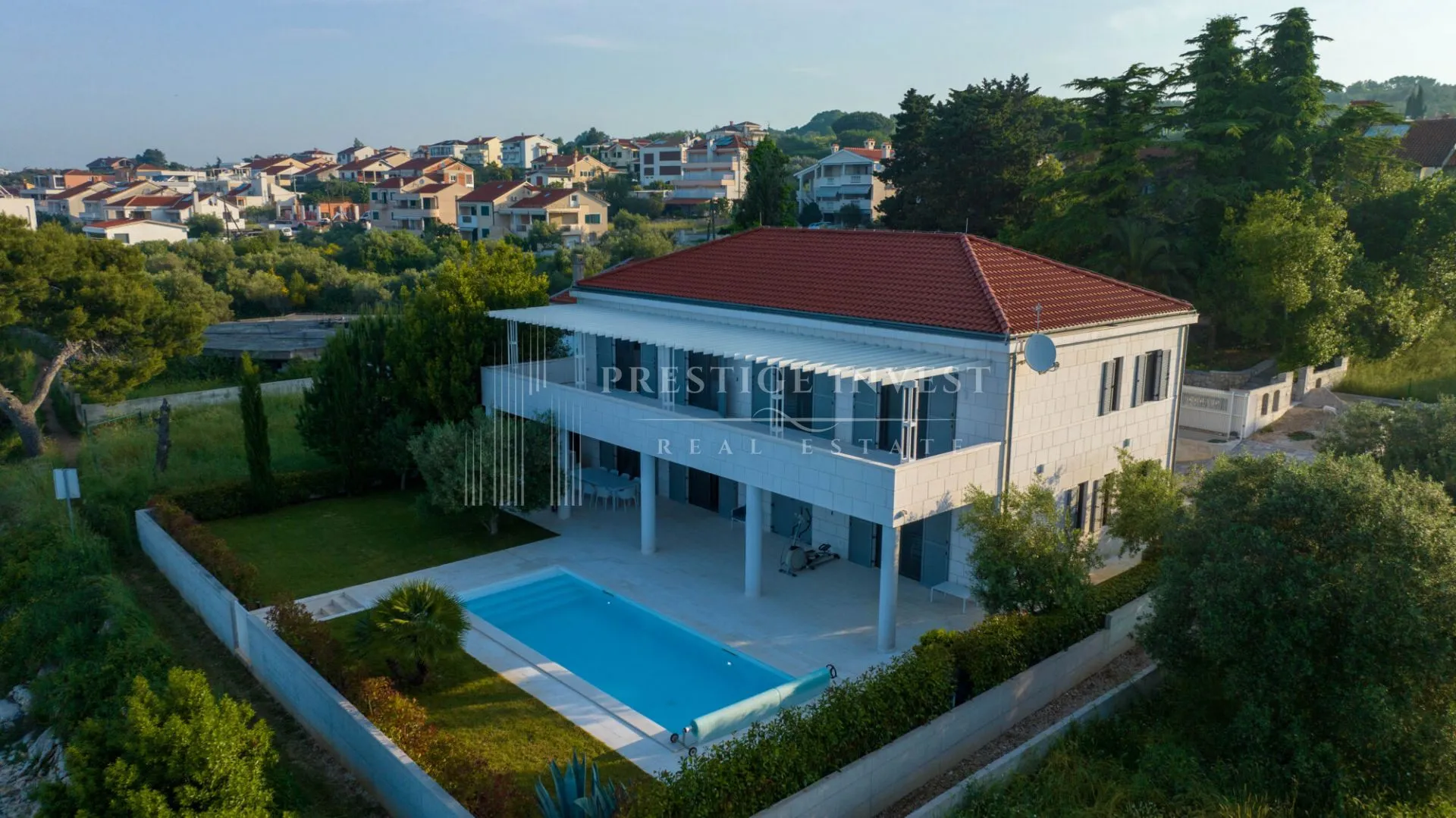 Luksuzna vila prvi red uz more - cover