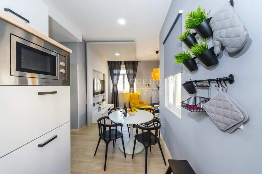 ZADAR- CENTAR- PRVI RED UZ MORE- 76m2- Prilika - cover