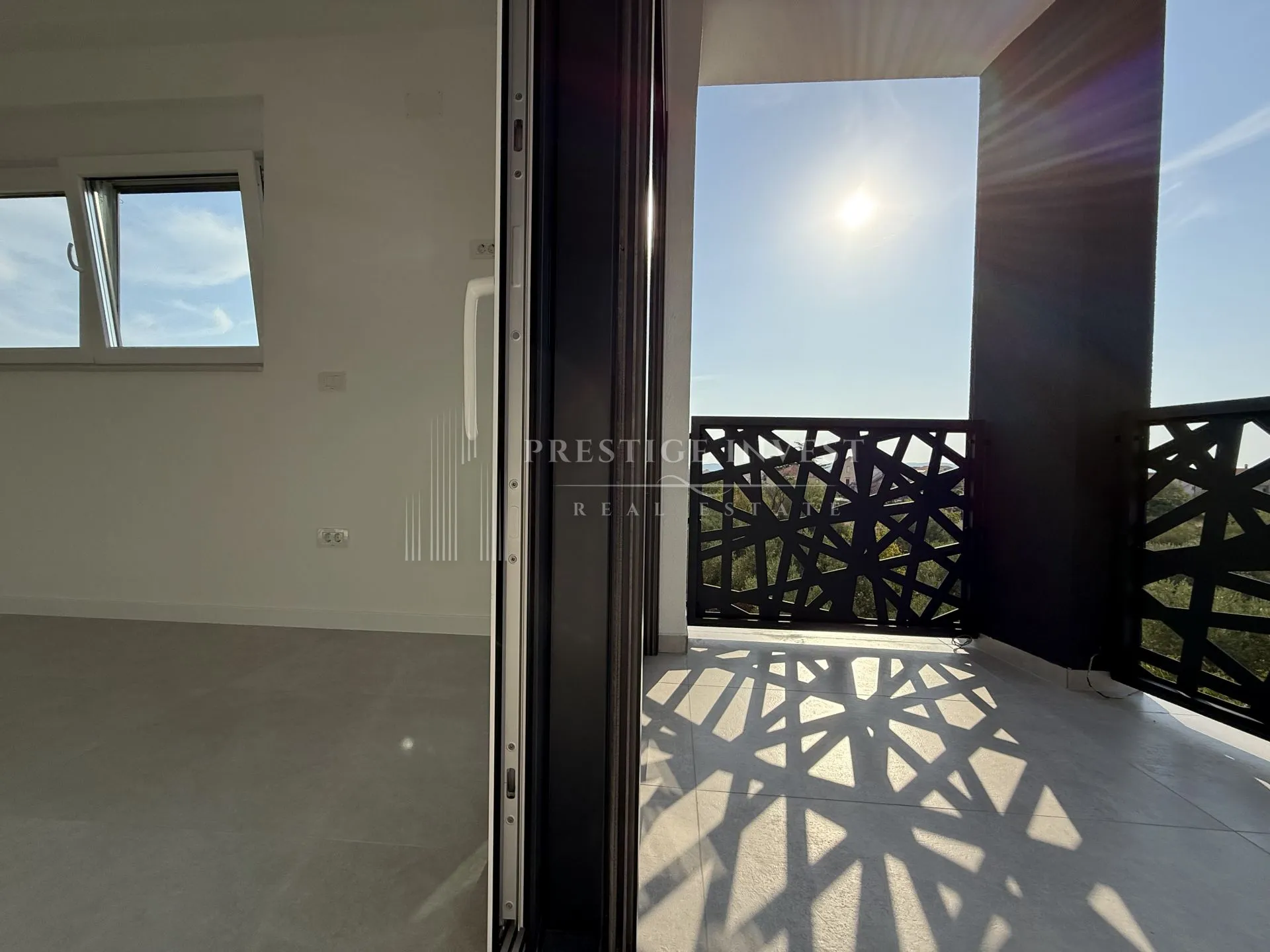 SUKOŠAN- 3 soban stan s vrtom - NOVOGRADNJA - cover