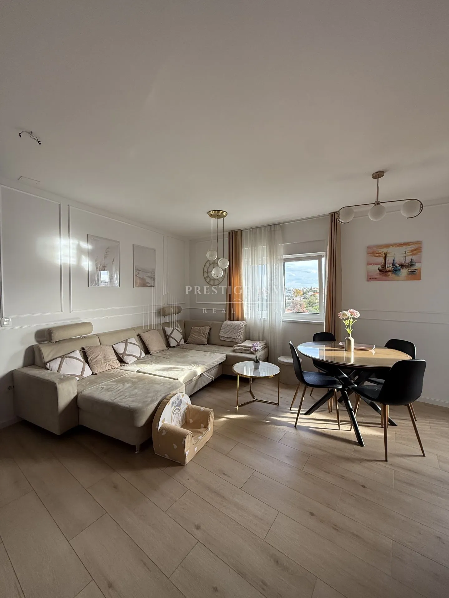 ZADAR- NAMJEŠTEN 2- sobni stan s garažnim mjestom  - cover