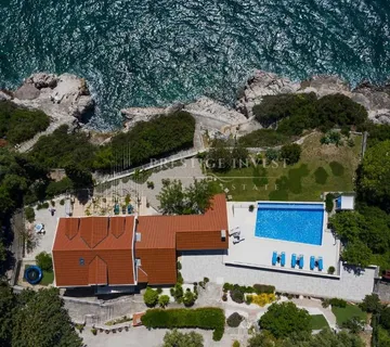 DUBROVNIK- PRVI RED UZ MORE- Jedinstvena prilika - cover