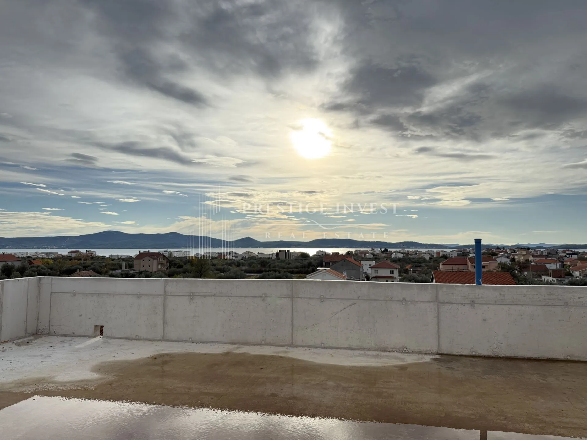 SUKOŠAN NOVOGRADNJA-S5 Dvosoban penthouse s krovnom terasom - cover