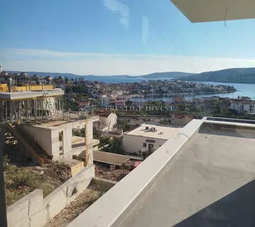 KUĆA- ROH BAU- SEGET DONJI - 2 stambene jedinice - Seget Donji, Seget
