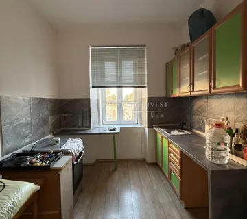 POLUOTOK-  Četverosoban 82m2 - CENTAR  - cover