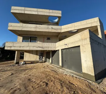 SUKOŠAN- Penthouse 1.red uz more- krovna terasa-garaža - cover