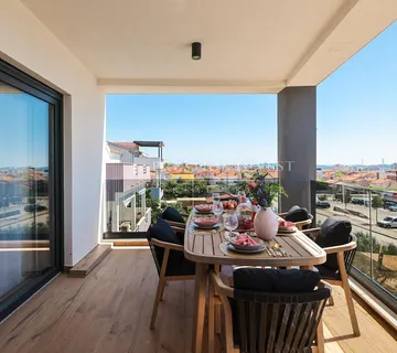 VIŠNJIK- ZADAR- Trosoban NAMJEŠTEN PENTHOUSE