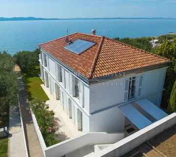 Jedinstvena vila u centru zadra- PRVI RED UZ MORE - Diklo, Zadar