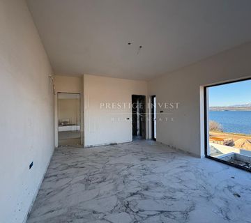 NOVIGRAD ZADAR- Luksuzna vila prvi red uz more - cover