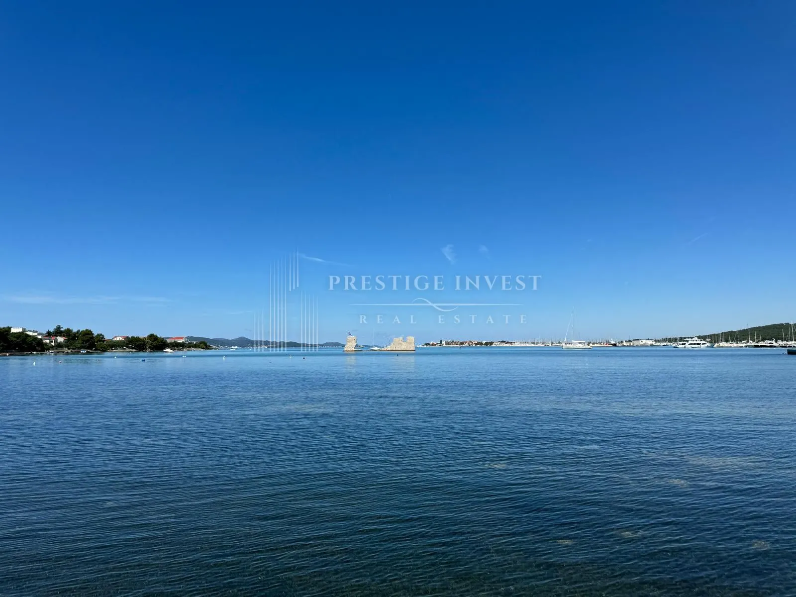 SUKOŠAN- Građevinsko zemljište u CENTRU- 300m od mora - cover