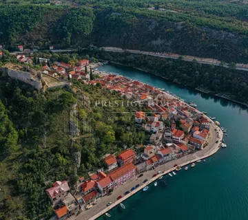 NOVIGRAD- Građ. zemljište - 2548m2 -Pogled na more - cover