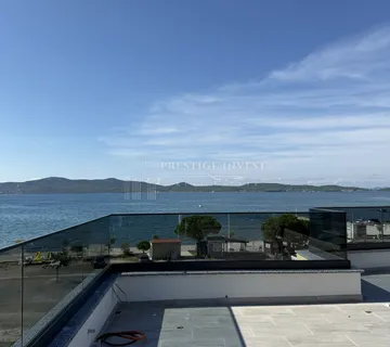  SUKOŠAN-S06-Penthouse prvi red uz more - cover