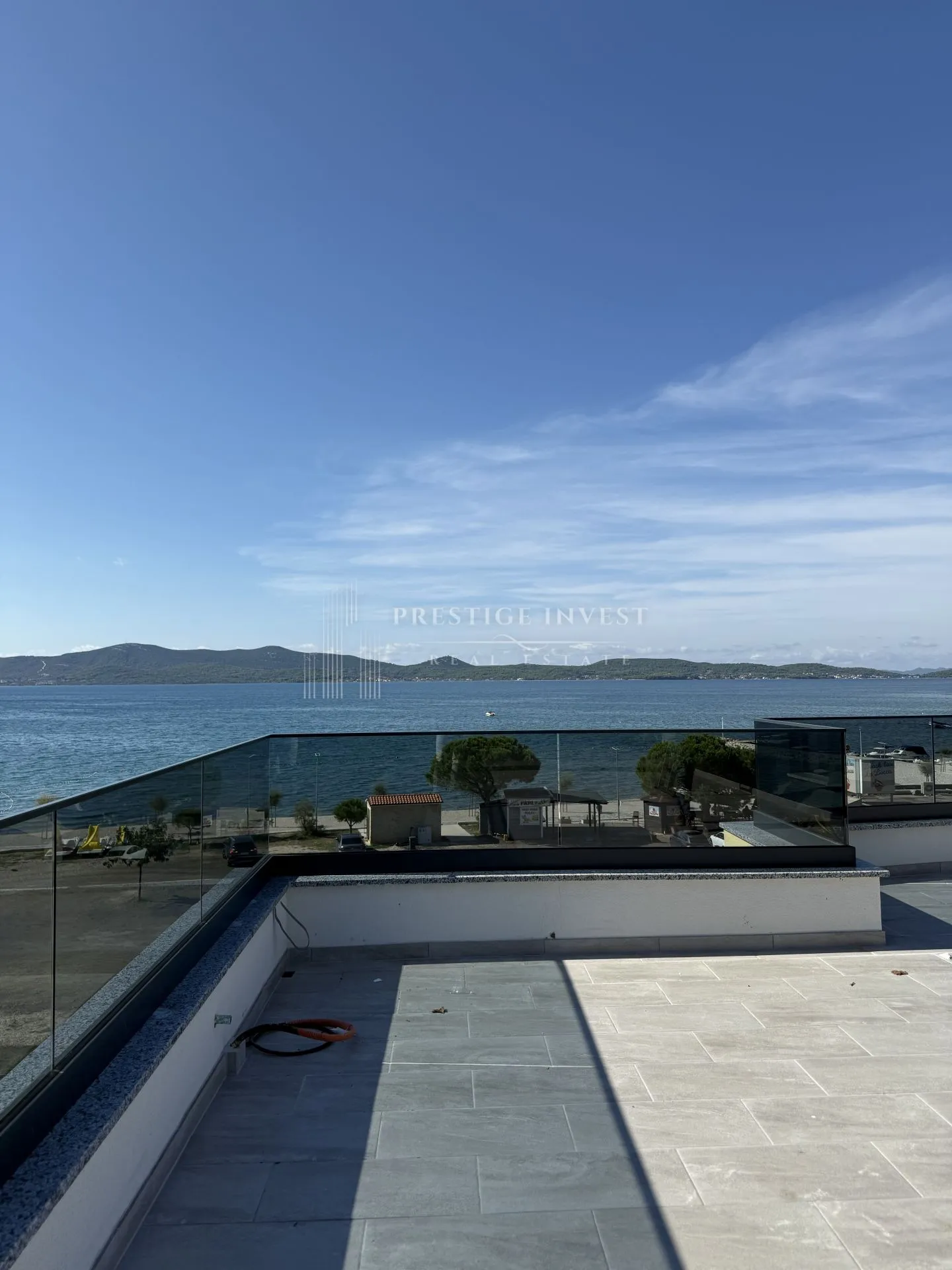  SUKOŠAN-S06-Penthouse prvi red uz more - cover