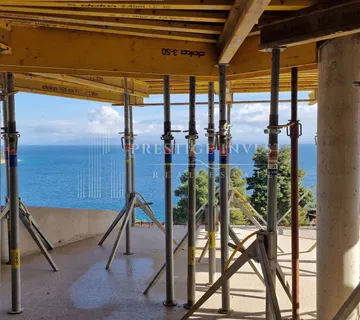 TROGIR-penthouse s krovnom terasom-103 m2-pogled na more - cover