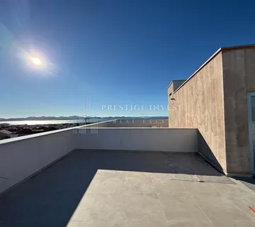 VIDIKOVAC - 2-soban stan s krovnom terasom- GARAŽA- S16 - cover