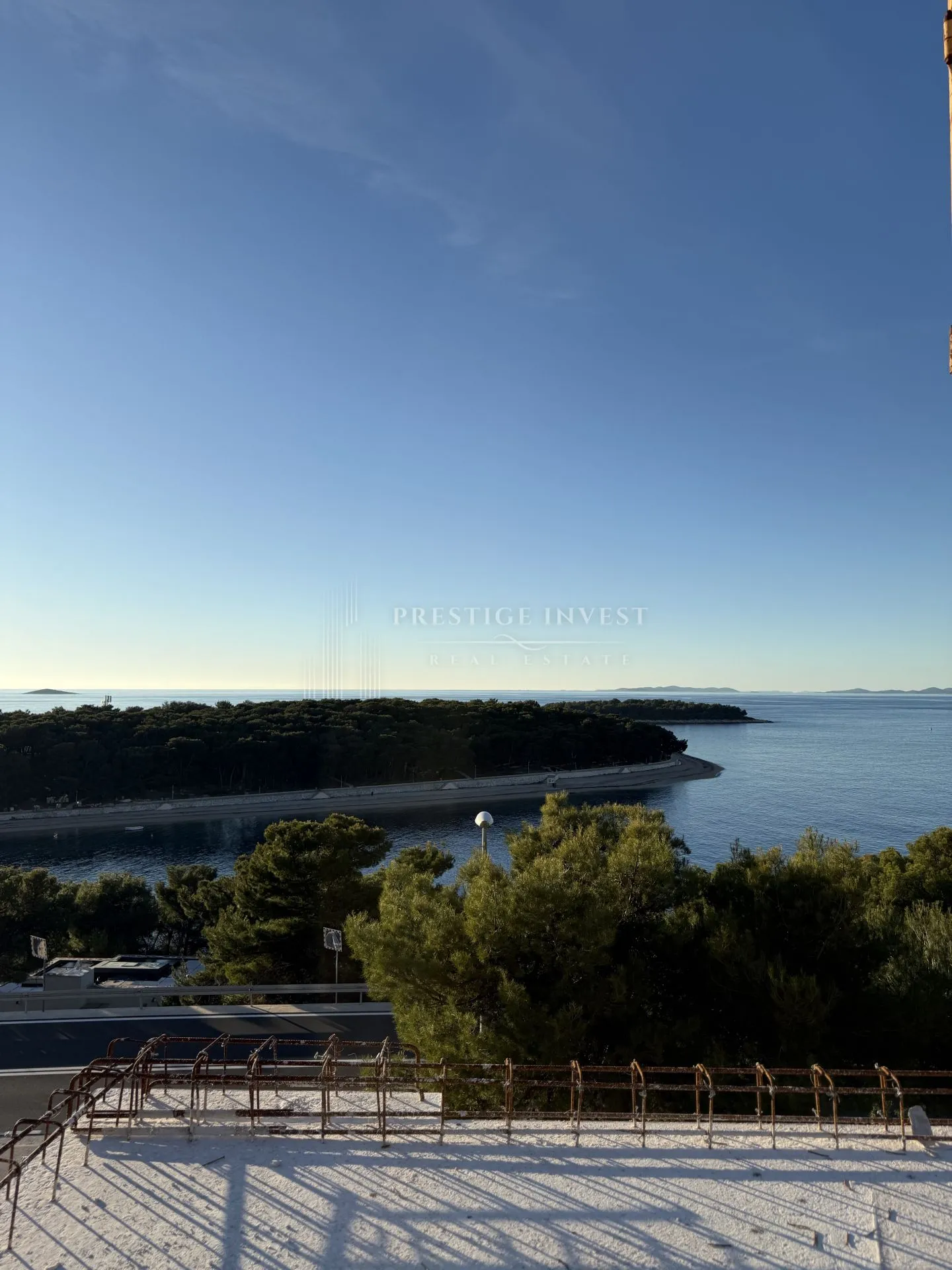 PRIMOŠTEN- penthouse s panoramskim pogledom na more - cover